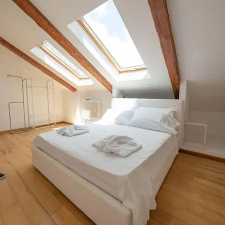 Mansarda Sky By Dimorra Appartement