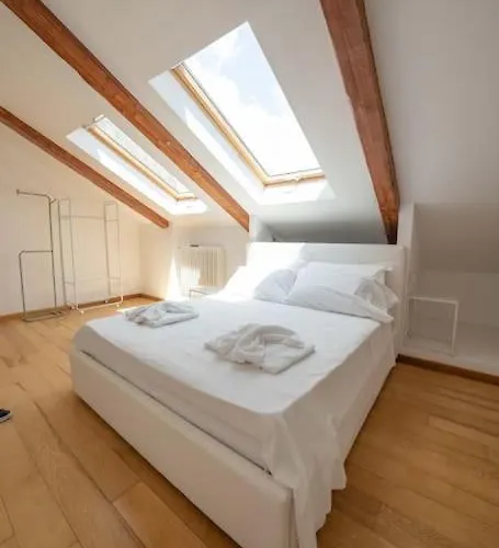 Mansarda Sky By Dimorra Appartement